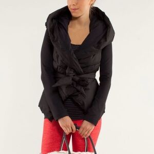 Lululemon Down To The Studio Black Goose Down Cloud Wrap Jacket with Tie Waist
